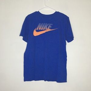 Nike short sleeve athletic cut size-L